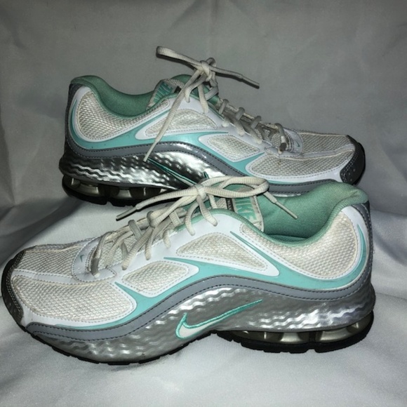 womens nike reax 5